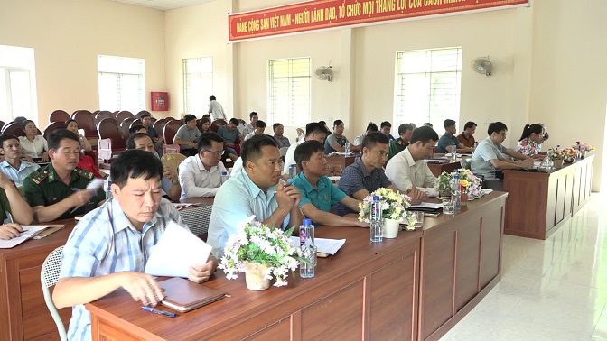 Các đại biểu tham dự buổi làm việc