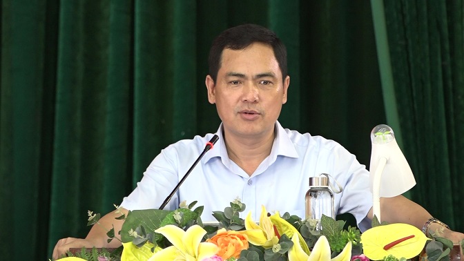 Đồng chí Triệu Minh Xiết – Phó Bí thư Thường trực Huyện ủy thông qua dự thảo báo cáo sơ kết 6 tháng đầu năm 2023