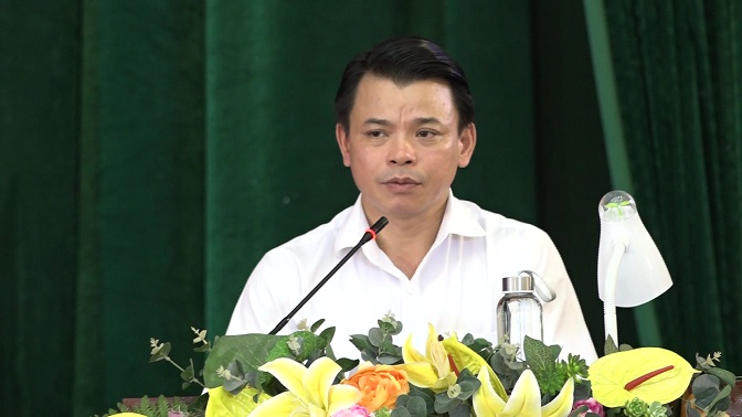 Đồng chí Hà Văn Ca, Tỉnh uỷ viên, Bí thư Huyện uỷ, Chủ tịch HĐND huyện kết luận Hội nghị