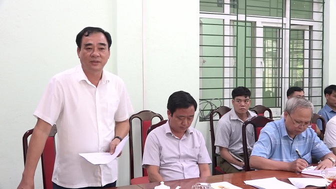 Đồng chí Hoàng Văn Dũng – UVBTV, Phó Chủ tịch Thường trực UBND huyện phát biểu ý kiến tại buổi làm việc