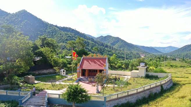 Đền thờ Tư Mã Hai Đào tại Khu phố Tén Tằn, Thị trấn Mường Lát