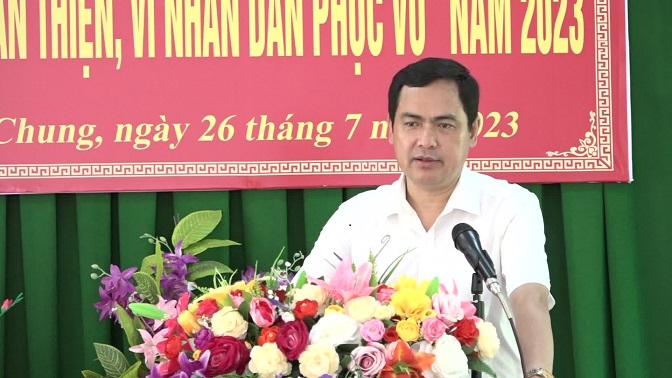 Đồng chí Triệu Minh Xiết – Phó Bí thư Thường trực Huyện ủy phát biểu chỉ đạo tại hội nghị