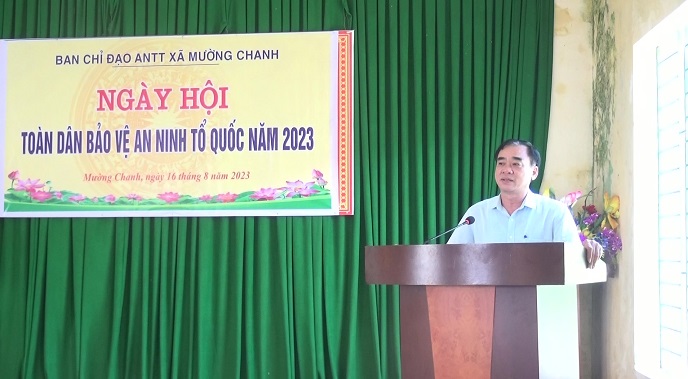 Đồng chí Hoàng Văn Dũng, Ủy viên Ban Thường vụ Huyện ủy, Phó Chủ tịch Thường trực UBND huyện phát biểu chung vui tại ngày hội