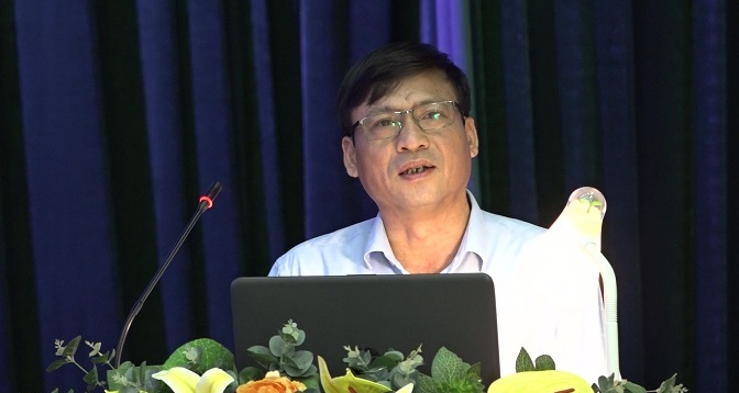 Đồng chí Nguyễn Văn Bình, Phó Bí thư Huyện juyr, Chủ tịch UBND huyện phát biểu khai mạc Hội nghị tập huấn.