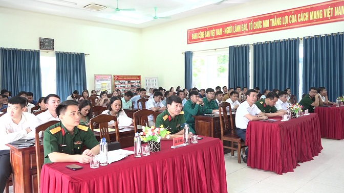 Các đại biểu và học viên tham dự buổi lễ khai giảng