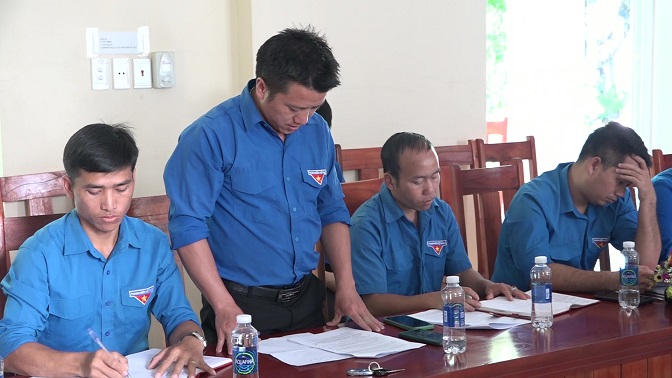 Đại biểu tham luận tại Hội nghị.