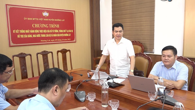 Đồng chí Triệu Minh Xiết – Phó Bí thư Thường trực Huyện ủy phát biểu giao nhiệm vụ tại chương trình