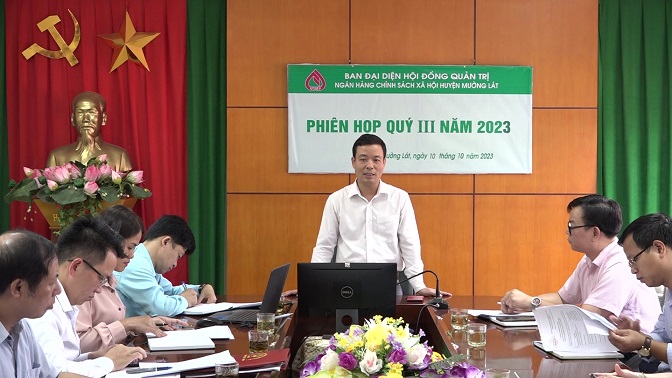 Đồng chí Mai Xuân Giang, Phó Chủ tịch UBND huyện, Trưởng Ban đại diện HĐQT Ngân hàng CSXH huyện phát biểu kết luận phiên họp.
