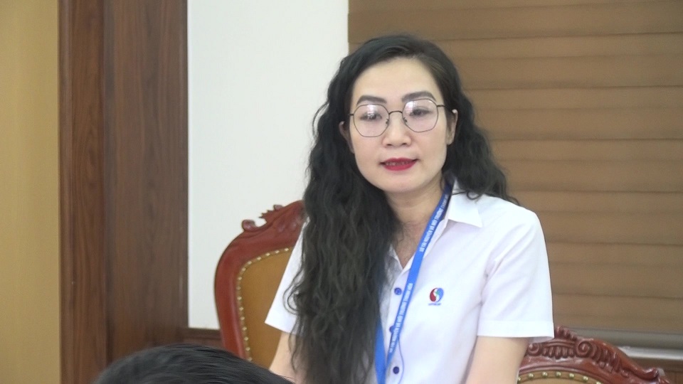 Lãnh đạo Văn phòng đăng ký đất đai phát biểu thảo luận