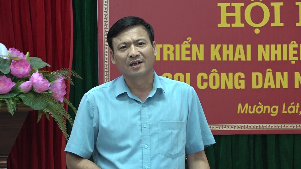 Đồng chí Nguyễn Văn Bình – Phó Bí thư Huyện uỷ, Chủ tịch UBND huyện, Chủ tịch Hội đồng nghĩa vụ quân sự huyện phát biểu kết luận hội nghị.