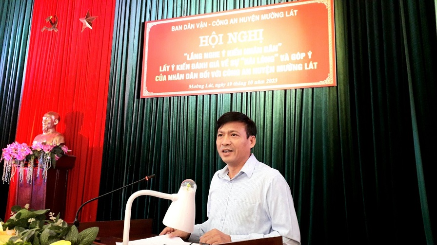 Đồng chí Nguyễn Văn Bình – Phó Bí thư Huyện uỷ, Chủ tịch UBND huyện phát biểu khai mạc hội nghị