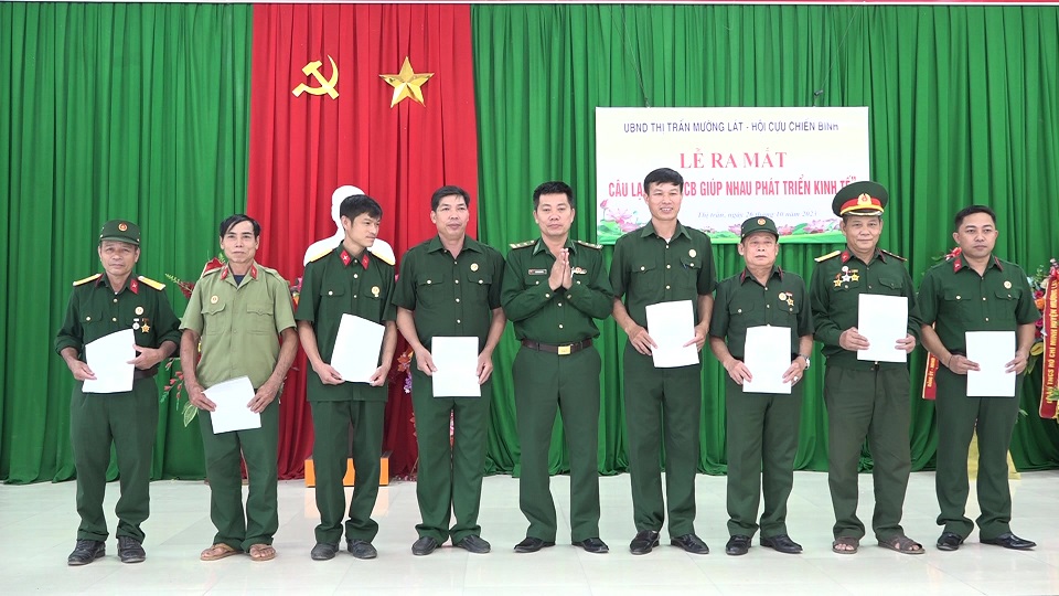 Ra mắt CLB CCB giúp nhau làm kinh tế