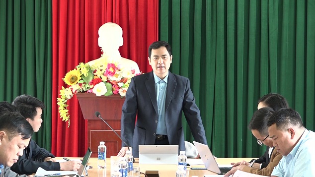Phó Bí thư Thường trựcTriệu Minh Xiết kết luận buổi làm việc.
