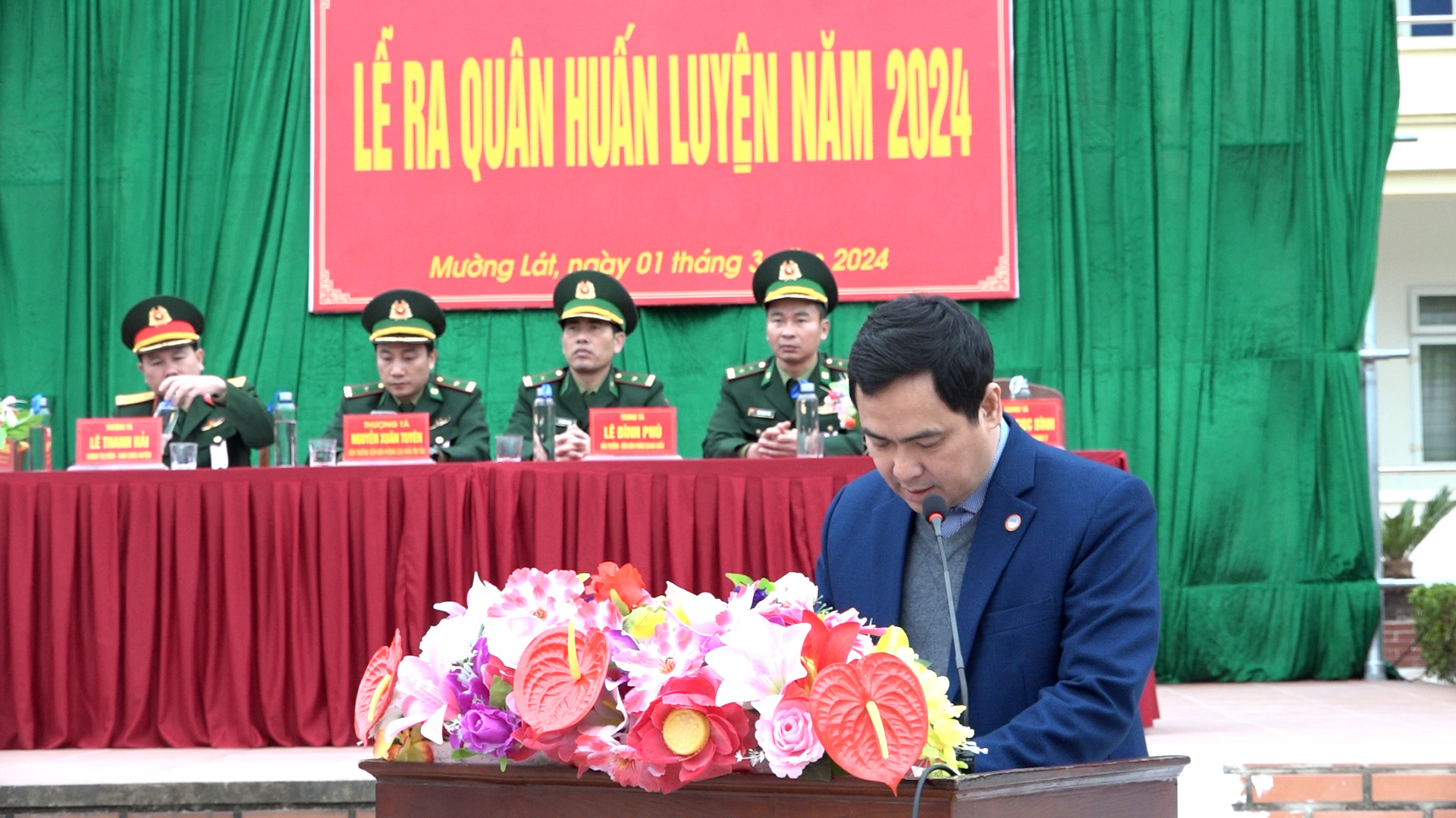 Đồng chí Triệu Minh Xiết, Phó Bí thư Thường trực Huyện uỷ phát biểu chỉ đạo, giao nhiệm vụ cho các đơn vị LLVT huyện.