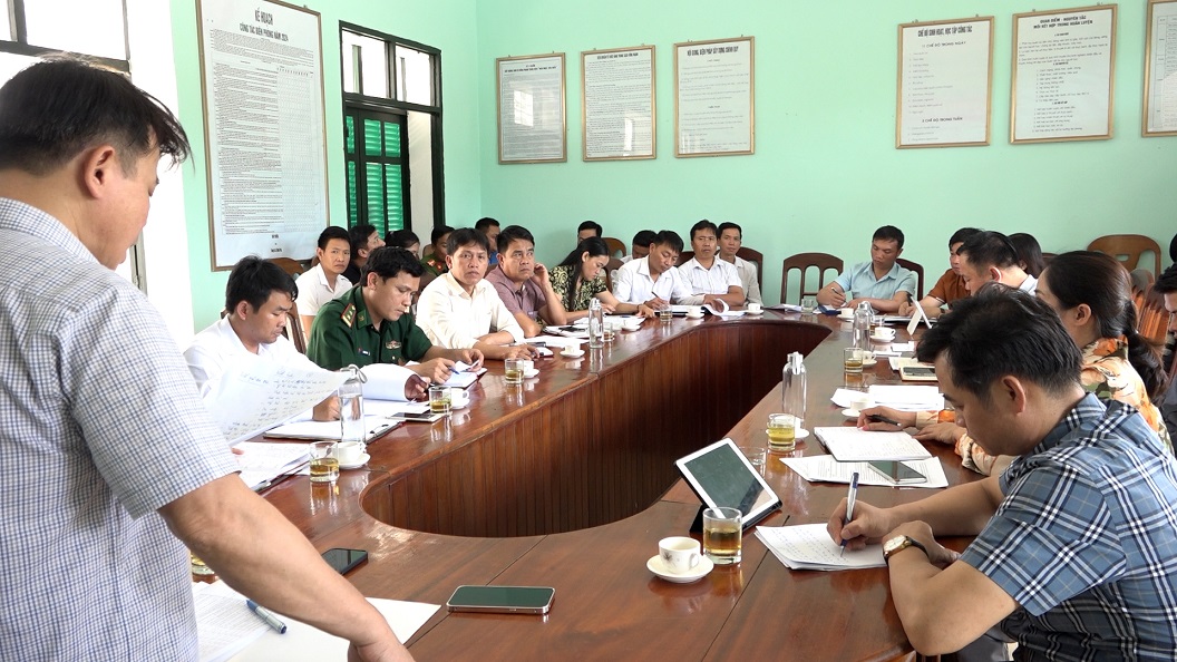 Toàn cảnh buổi làm việc.