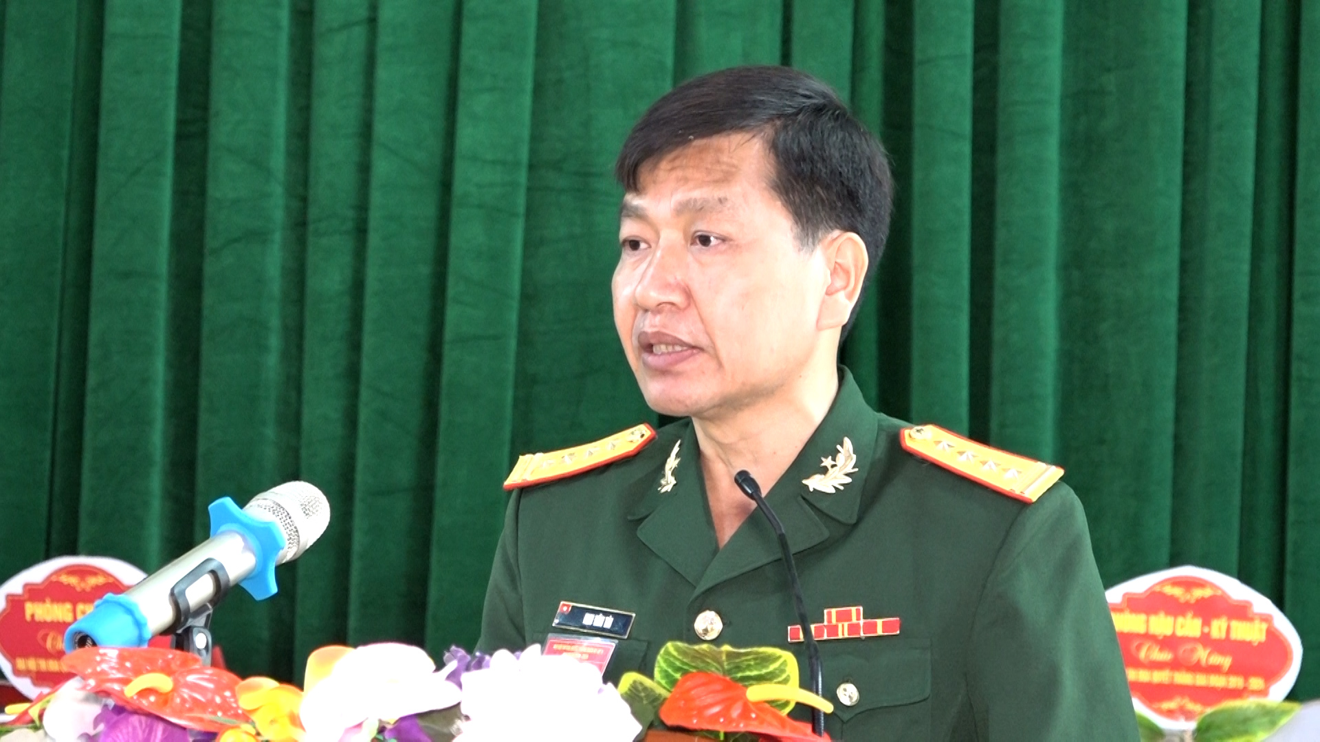 Đại tá Mai Văn Tài, Chính uỷ Đoàn Kinh tế - Quốc phòng 5 phát biểu khai mạc Đại hội.