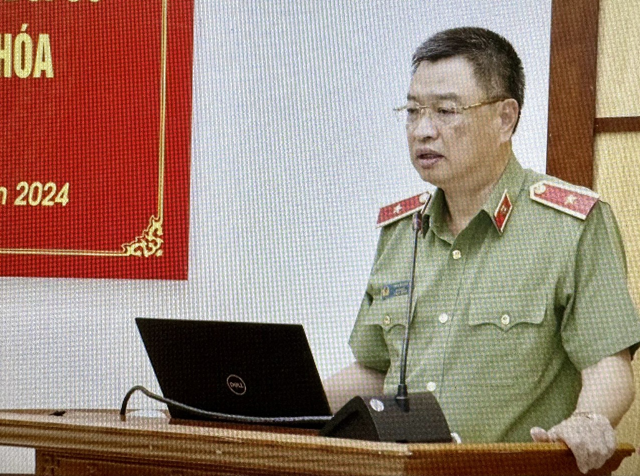 Thiếu tướng Trần Phú Hà, Giám đốc Công an tỉnh, Tổ phó Thường trực Tổ công tác Đề án 06 tỉnh phát biểu kết luận hội nghị