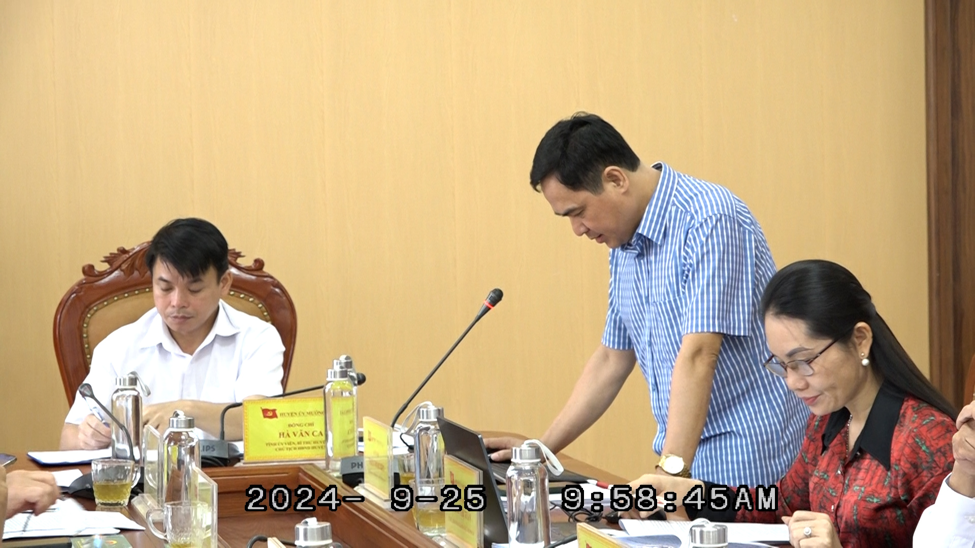 Phó Bí thư Thường trực Huyện ủy Triệu Minh Xiết phát biểu tại hội nghị.