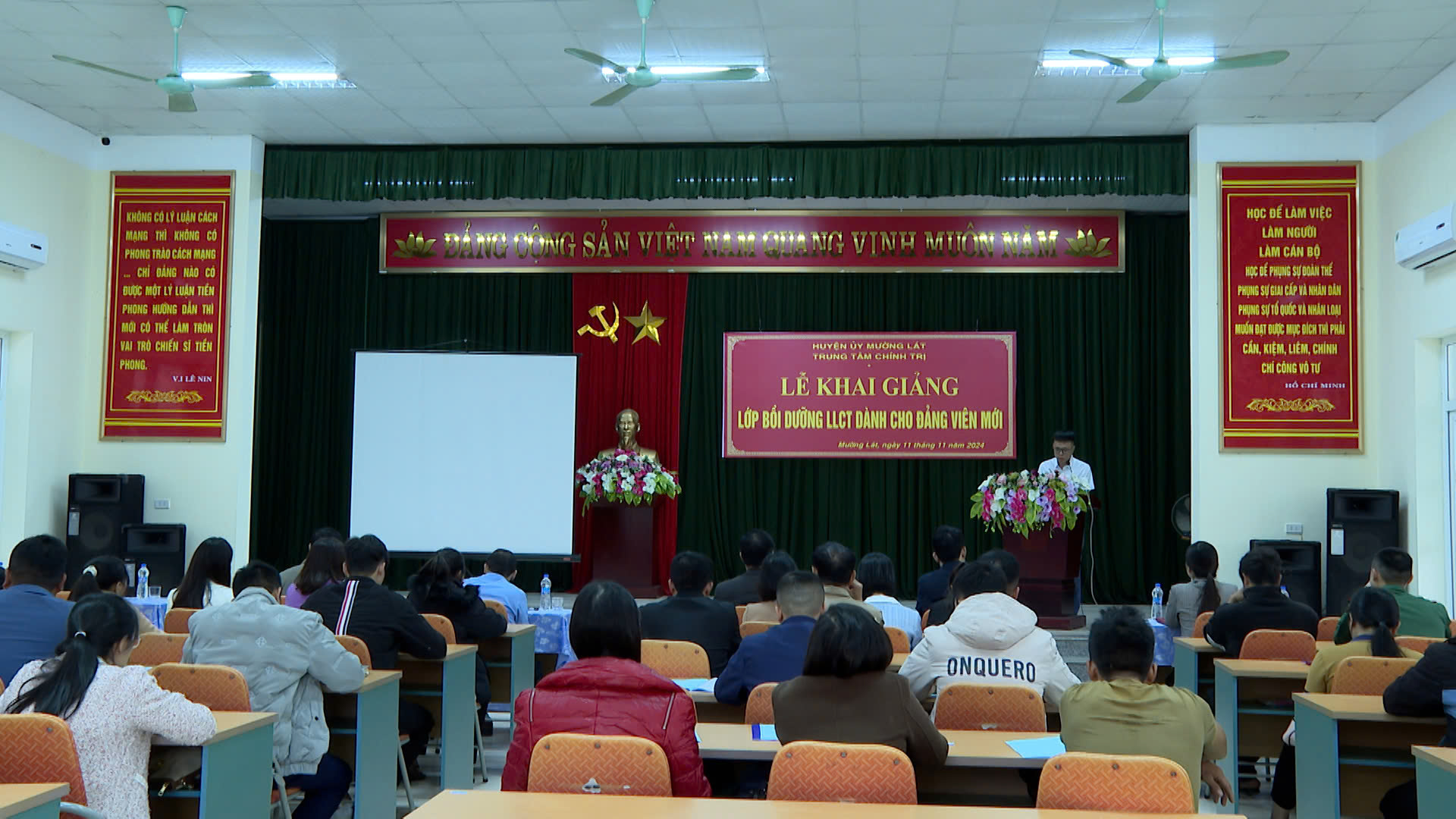 Toàn cảnh buổi lễ khai giảng