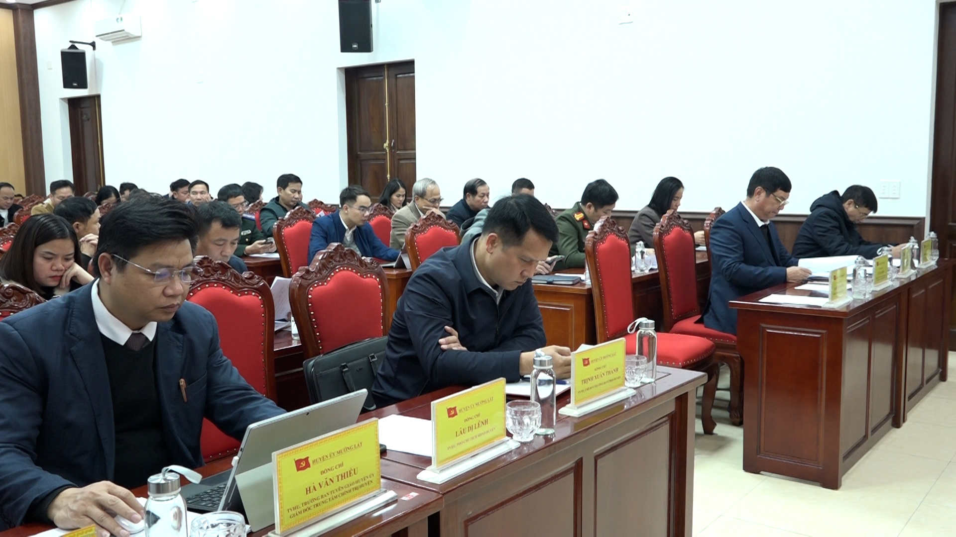Các đại biểu tham dự hội nghị.