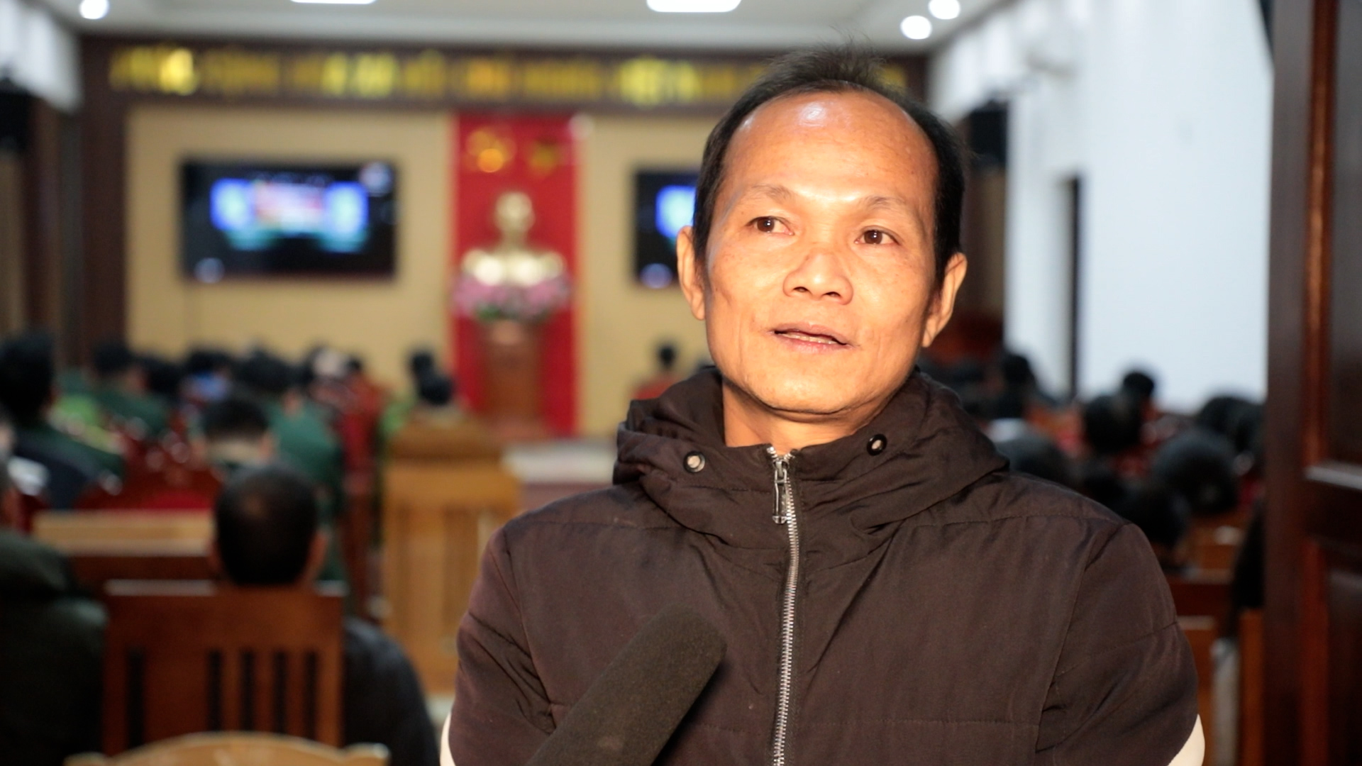 Anh Ngân Văn Việt - Khu 3, thị trấn Mường Lát.