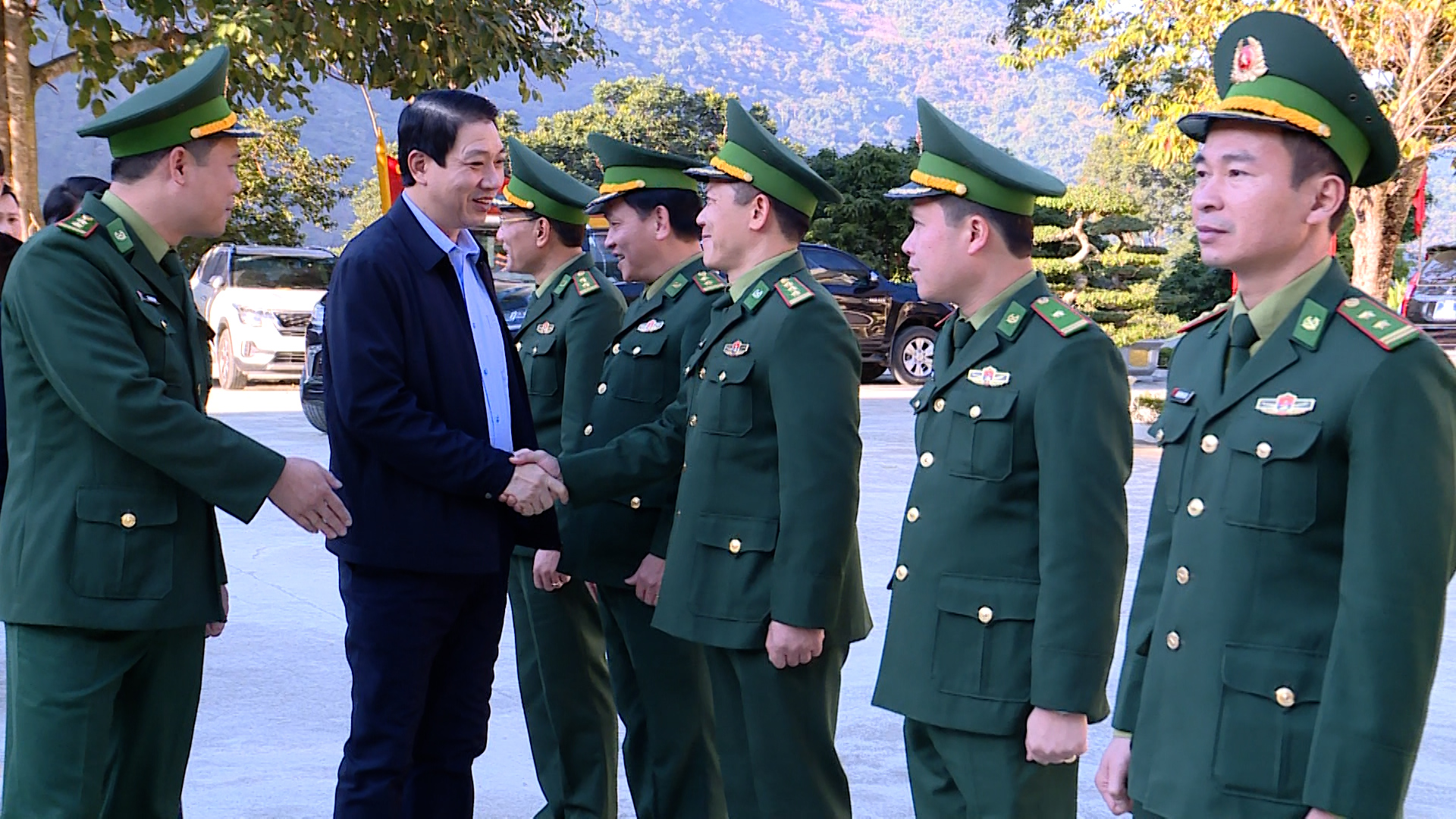 Đồng chí Phó Chủ tịch UBND tỉnh Lê Đức Giang cùng đoàn công tác thăm, kiểm tra công tác sẵn sàng chiến đấu của cán bộ, chiến sỹ Đồn Biên phòng Pù Nhi.